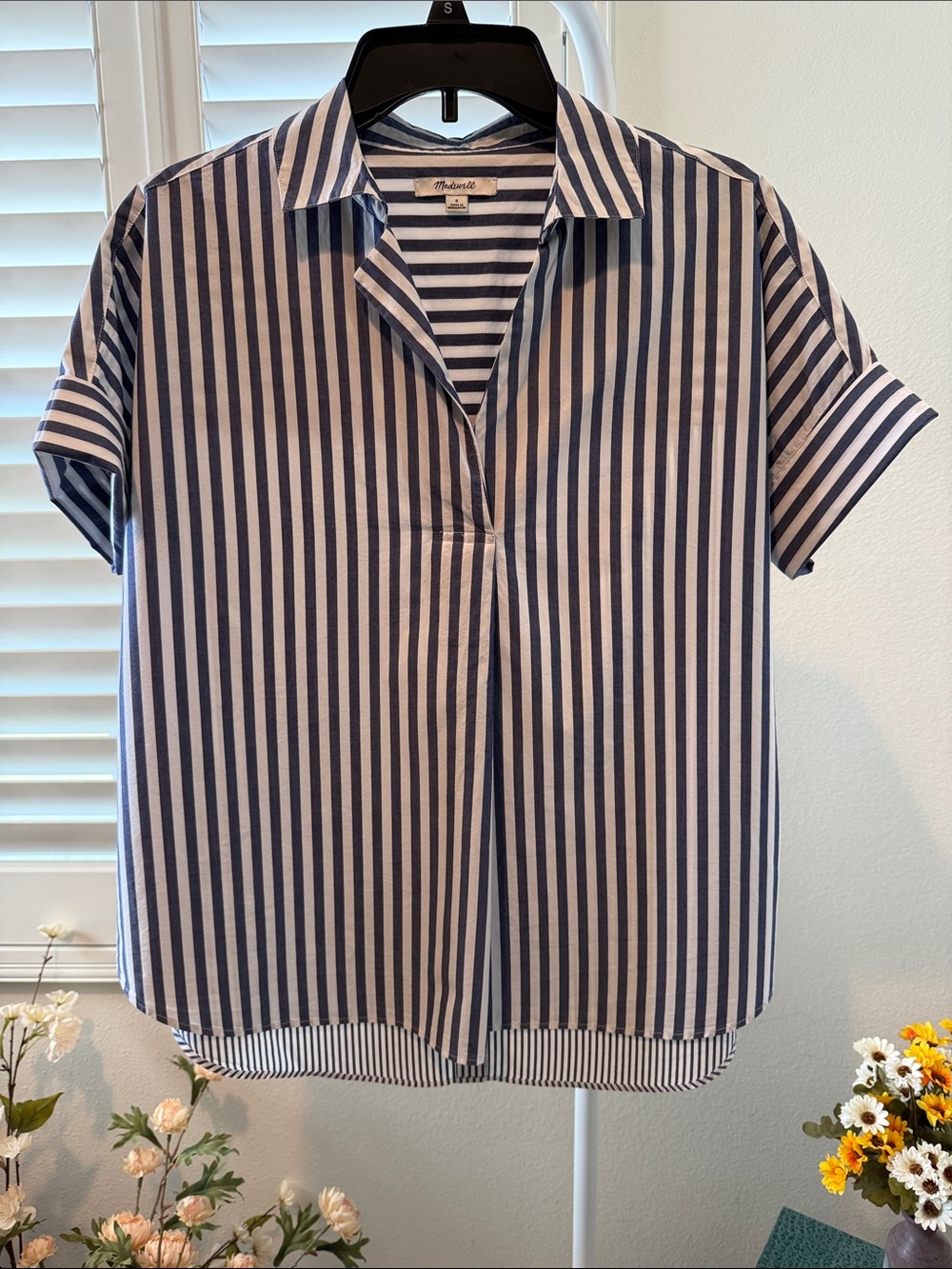 Madewell Navy and White Vertical-Stripe Short Sleeve Button-Down Back size sm